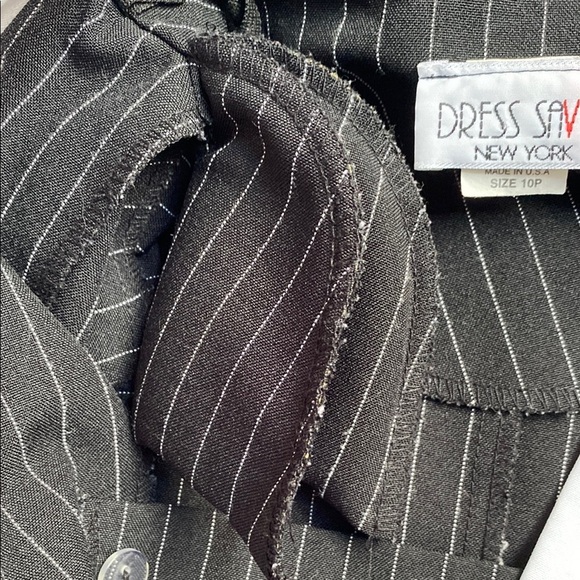 Dress Savvy Vintage Black Pinstripe Blazer with White Floral Detail - Picture 10 of 12